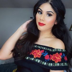 Meet your Posher, Ana